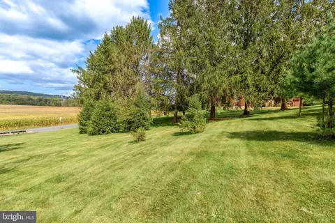 Exterior - 300 Long Ln, Lititz, PA 17543 photo 13 of 14