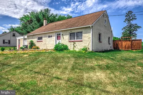 912 Farmdale Rd, Mount Joy, PA 17552