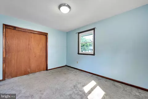 Bedroom - 35 E Summit Dr, Stevens, PA 17578 photo 4 of 6