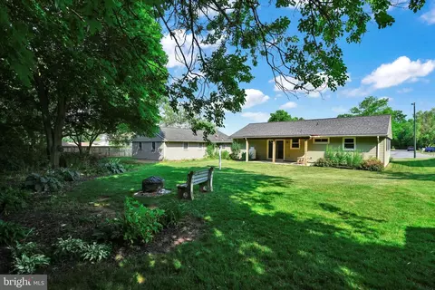 Exterior - 35 E Summit Dr, Stevens, PA 17578 photo 6 of 6