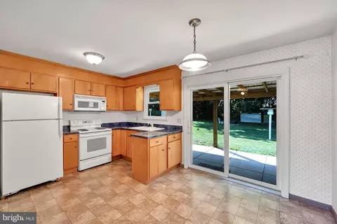 Kitchen - 35 E Summit Dr, Stevens, PA 17578 photo 1 of 2