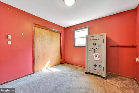 Bedroom - 35 E Summit Dr, Stevens, PA 17578 photo 6 of 6
