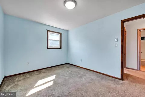 Bedroom - 35 E Summit Dr, Stevens, PA 17578 photo 2 of 6