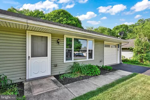 Other - 35 E Summit Dr, Stevens, PA 17578 photo 2 of 5