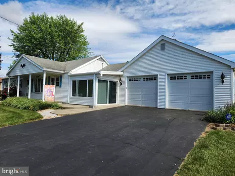 515 Martin Ave, Mount Joy, PA 17552