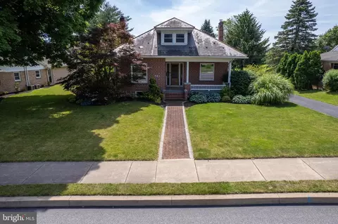 525 S 4th St, Denver, PA 17517