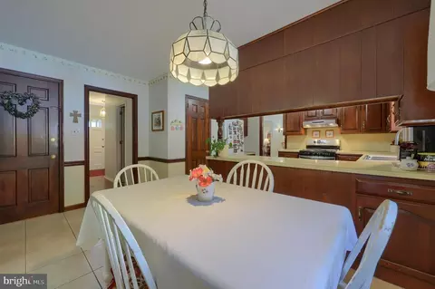 Entry Way - 1129 Old Eagle Rd, Lancaster, PA 17601 photo 5 of 5