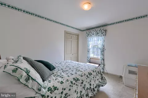 Bedroom - 1129 Old Eagle Rd, Lancaster, PA 17601 photo 4 of 7