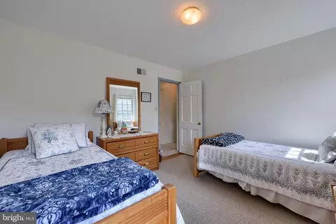 Bedroom - 1129 Old Eagle Rd, Lancaster, PA 17601 photo 2 of 7