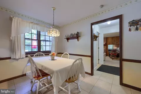Entry Way - 1129 Old Eagle Rd, Lancaster, PA 17601 photo 4 of 5
