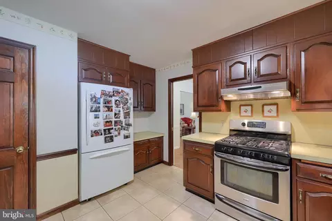 Kitchen - 1129 Old Eagle Rd, Lancaster, PA 17601 photo 3 of 5