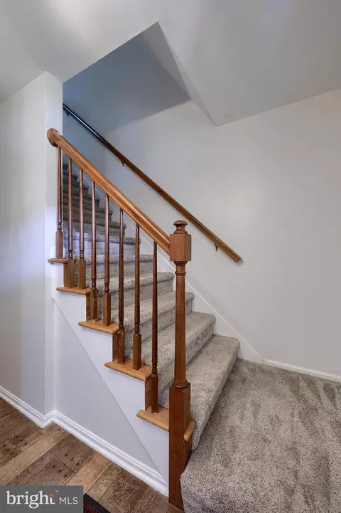 Entry Way - 1129 Old Eagle Rd, Lancaster, PA 17601 photo 2 of 5