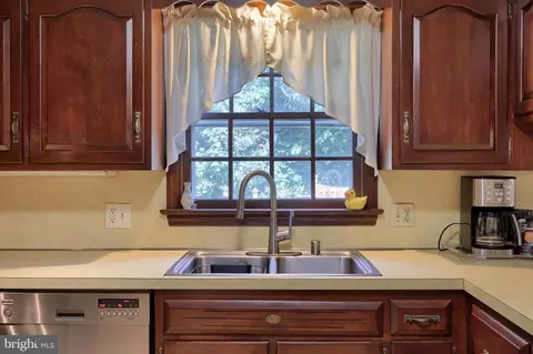 Kitchen - 1129 Old Eagle Rd, Lancaster, PA 17601 photo 4 of 5