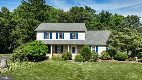 Exterior - 1129 Old Eagle Rd, Lancaster, PA 17601 photo 4 of 23