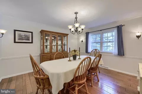 Dining - 1129 Old Eagle Rd, Lancaster, PA 17601 photo 2 of 4