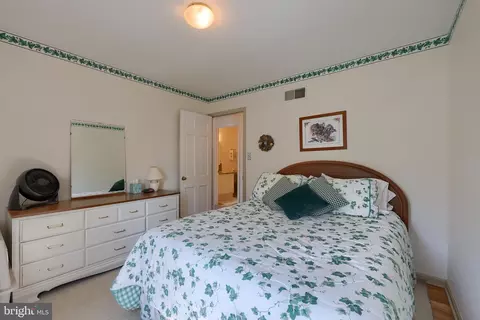 Bedroom - 1129 Old Eagle Rd, Lancaster, PA 17601 photo 5 of 7