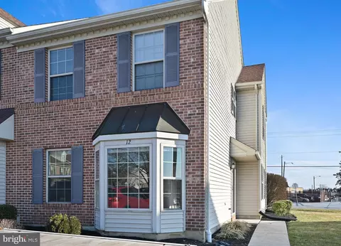 12 Acorn Blvd, Lancaster, PA 17602