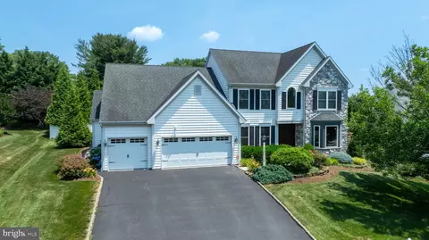 709 Landmark Cir, Lancaster, PA 17603