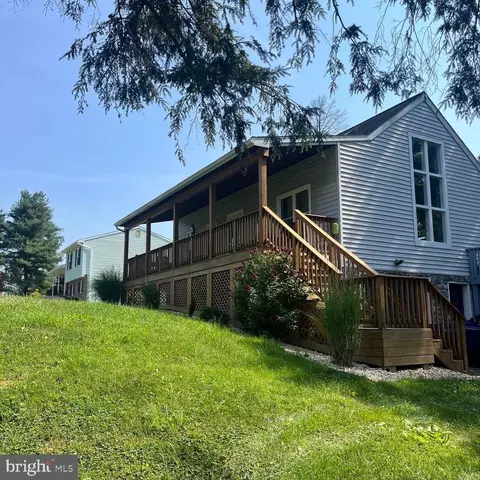 121 Trail Rd S, Elizabethtown, PA 17022