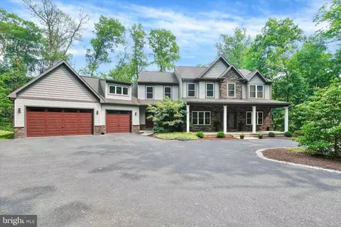 858 W Ridge Rd, Elizabethtown, PA 17022