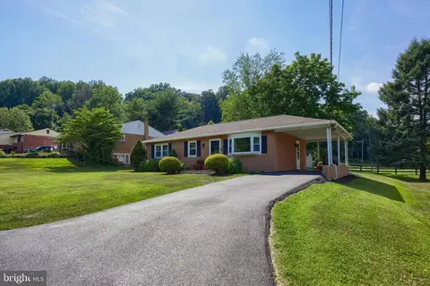 1384 Villa Rd, Lancaster, PA 17601