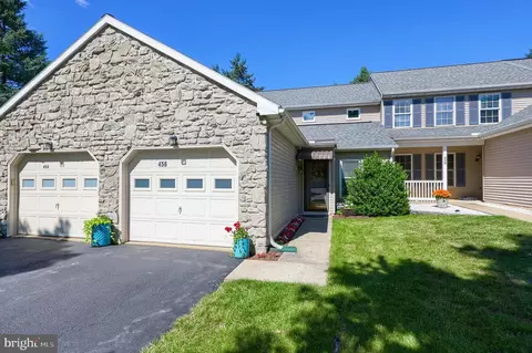 456 Meadowlark Ln, Manheim, PA 17545