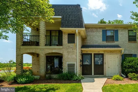 212 Valleybrook Dr, Lancaster, PA 17601