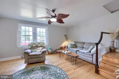 20 E Market St, Lititz, PA 17543 photo 3
