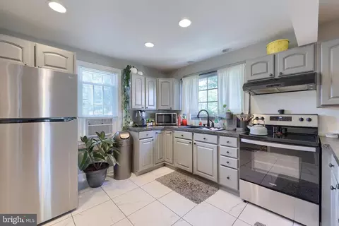 20 E Market St, Lititz, PA 17543 photo 9