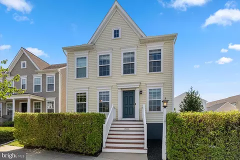 201 Alden St, Mount Joy, PA 17552
