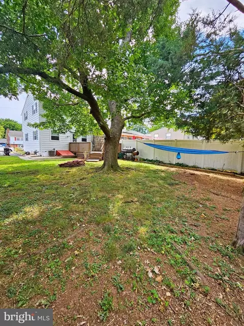 Exterior - 527 Spring Ave, Lititz, PA 17543 photo 3 of 3