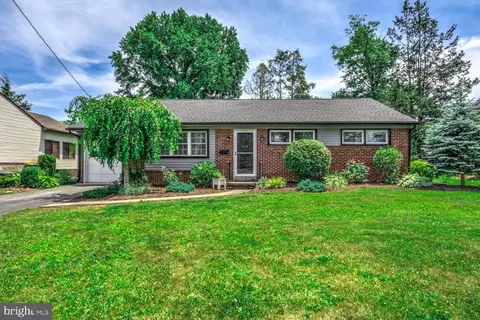 513 S 6th St, Denver, PA 17517