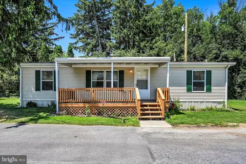 24 Madge Dr, Lancaster, PA 17603