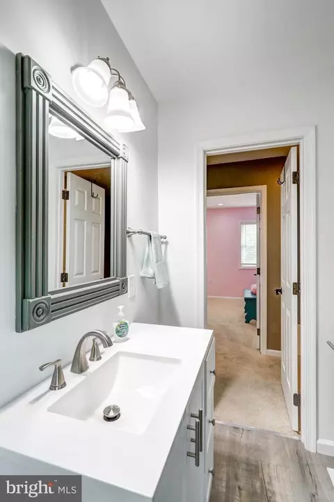 Bath - 37 Winding Way, Lititz, PA 17543 photo 3 of 3