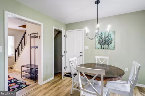 Entry Way - 37 Winding Way, Lititz, PA 17543 photo 3 of 5