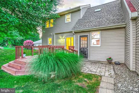 Exterior - 37 Winding Way, Lititz, PA 17543 photo 7 of 9