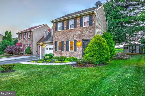 Exterior - 37 Winding Way, Lititz, PA 17543 photo 4 of 9