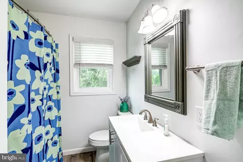 Bath - 37 Winding Way, Lititz, PA 17543 photo 2 of 3