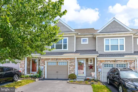 304 Millstone Dr, Mountville, PA 17554