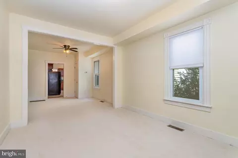 129 E Lincoln Ave, Lititz, PA 17543 photo 4