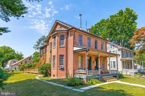 208-210 E Main St, Mountville, PA 17554