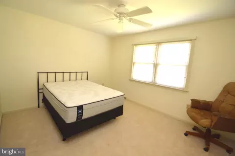 Bedroom - 627 Woodcrest Ave, Lititz, PA 17543 photo 5 of 8