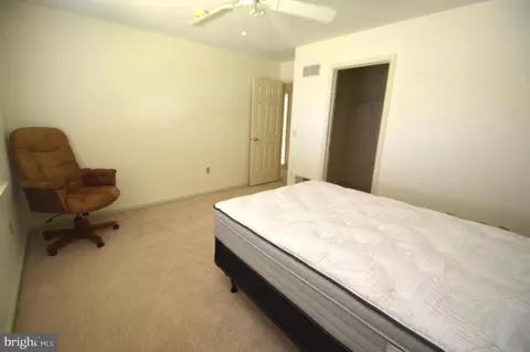 Bedroom - 627 Woodcrest Ave, Lititz, PA 17543 photo 6 of 8