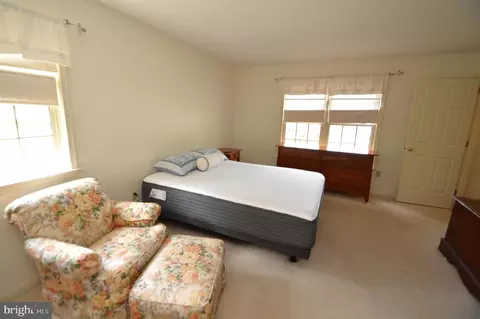 Bedroom - 627 Woodcrest Ave, Lititz, PA 17543 photo 2 of 8