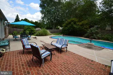 Exterior - 627 Woodcrest Ave, Lititz, PA 17543 photo 13 of 21