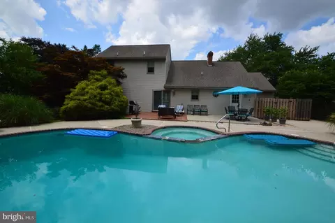 Exterior - 627 Woodcrest Ave, Lititz, PA 17543 photo 15 of 21