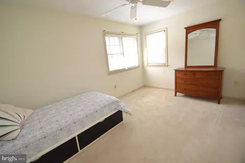 Bedroom - 627 Woodcrest Ave, Lititz, PA 17543 photo 4 of 8