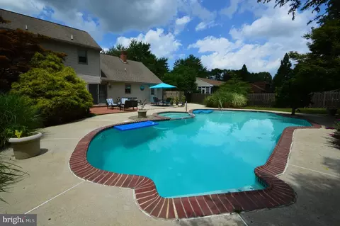 Exterior - 627 Woodcrest Ave, Lititz, PA 17543 photo 10 of 21