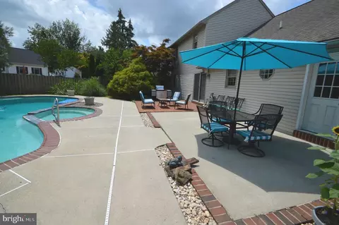 Exterior - 627 Woodcrest Ave, Lititz, PA 17543 photo 9 of 21