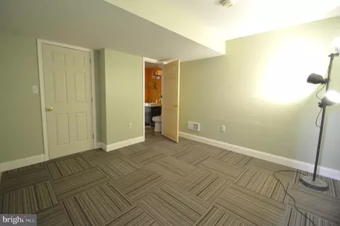 Bedroom - 627 Woodcrest Ave, Lititz, PA 17543 photo 8 of 8